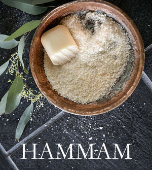 Ciotola con sapone, collegamento al rituale Hammam.